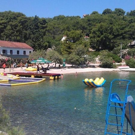 Apartments Vlado - 50M From The Sea Rogac Bagian luar foto