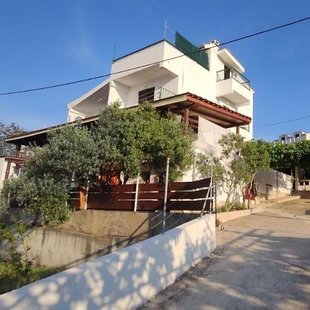 Apartments Vlado - 50M From The Sea Rogac Bagian luar foto