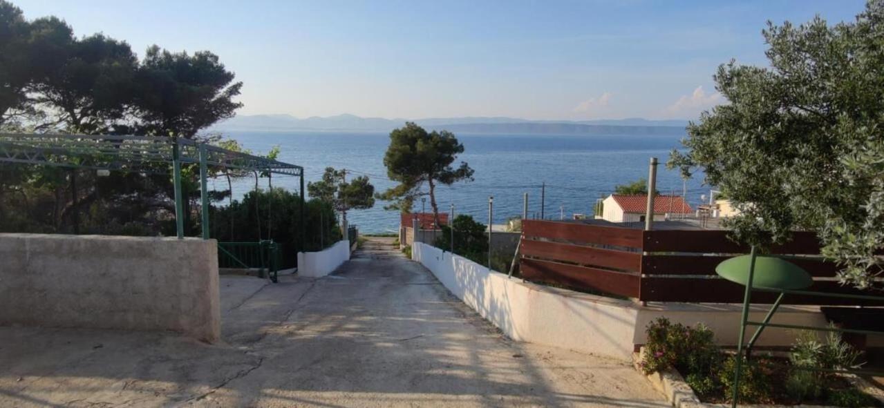 Apartments Vlado - 50M From The Sea Rogac Bagian luar foto