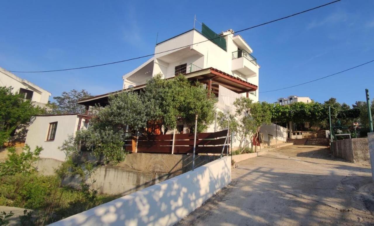 Apartments Vlado - 50M From The Sea Rogac Bagian luar foto
